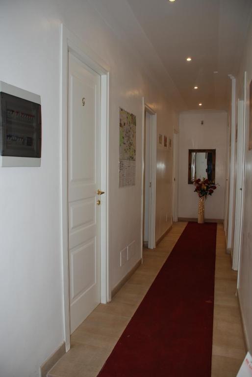 Bed and Breakfast Casa Dell'Amicizia Рим Экстерьер фото