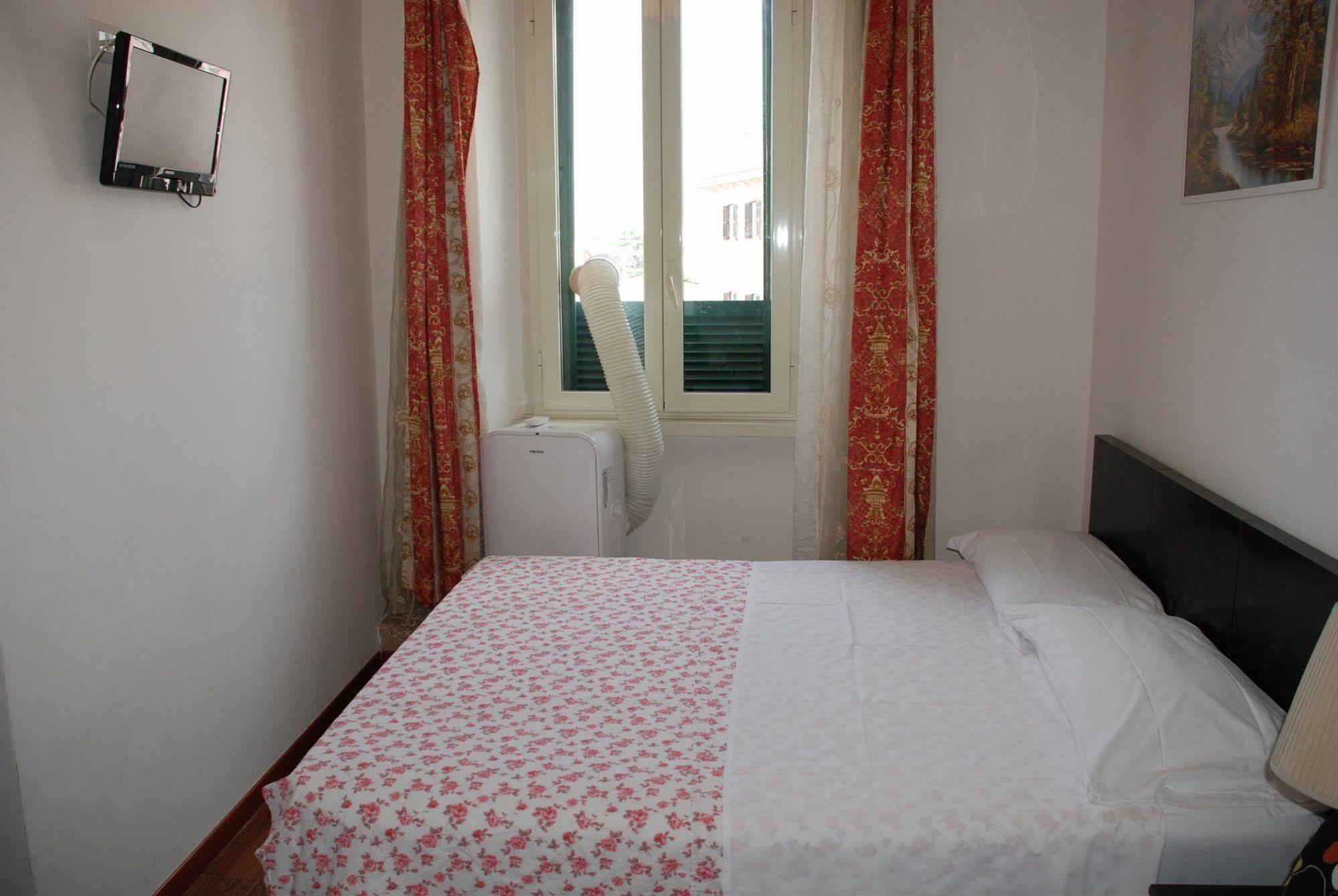Bed and Breakfast Casa Dell'Amicizia Рим Экстерьер фото