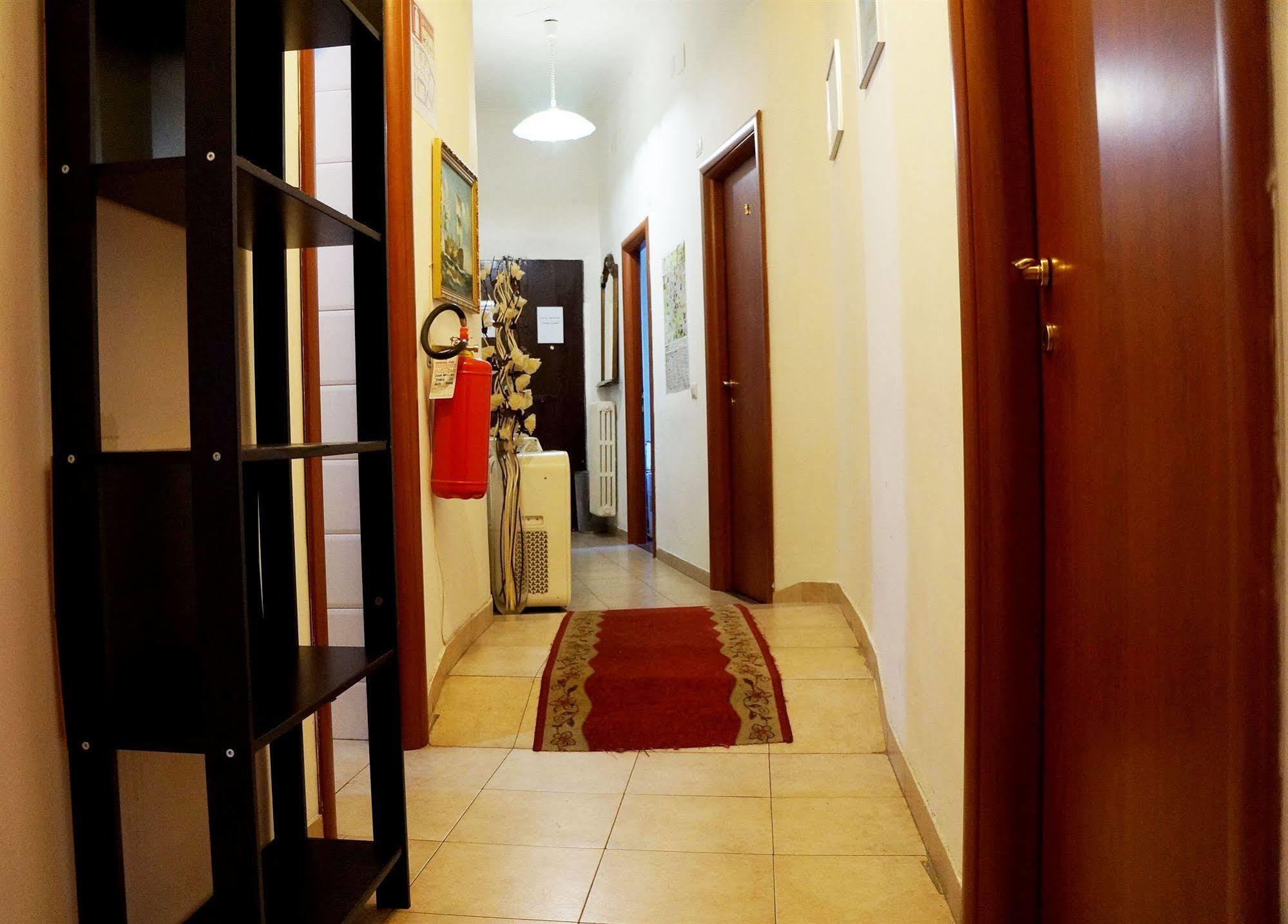 Bed and Breakfast Casa Dell'Amicizia Рим Экстерьер фото