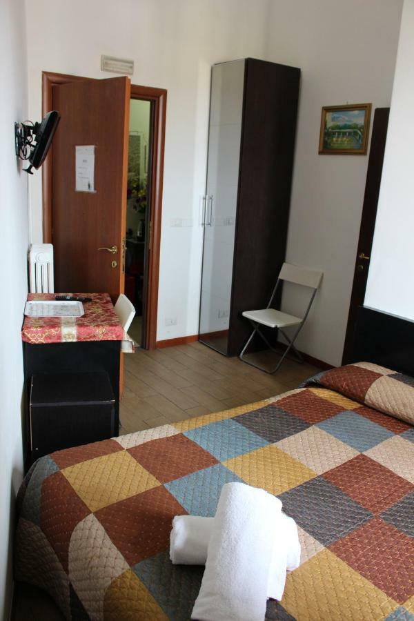 Bed and Breakfast Casa Dell'Amicizia Рим Экстерьер фото